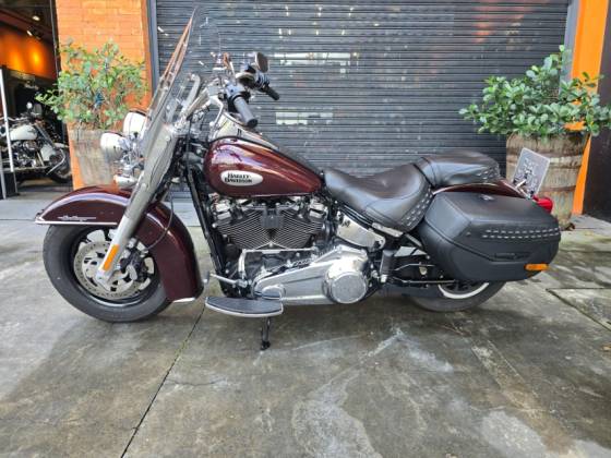 HARLEY-DAVIDSON SOFTAIL HERITAGE CLASSIC 114 